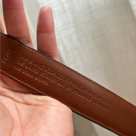 COACH Burgundy Cowhide Leather Mens Dress
Belt 3921 Brass Buckle Size (36) - Picture 5 of 8